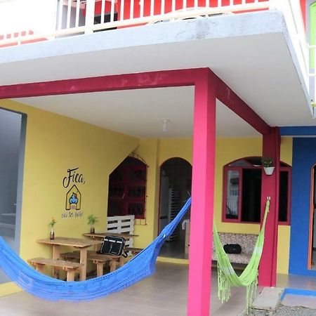 Fica, Vai Ter Bolo Hostel Итажаи Экстерьер фото